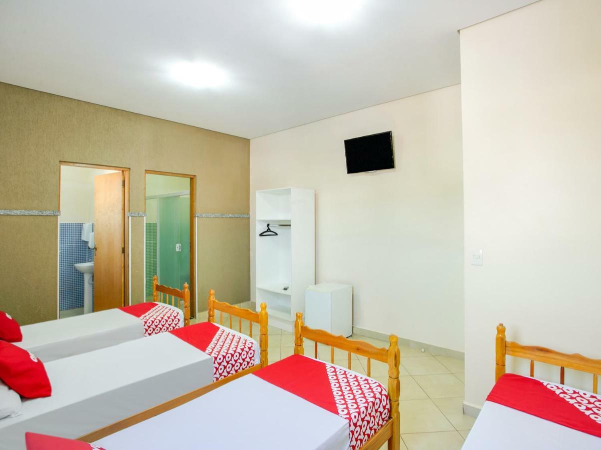 Oyo Hotel Dayse Santana de Parnaíba エクステリア 写真