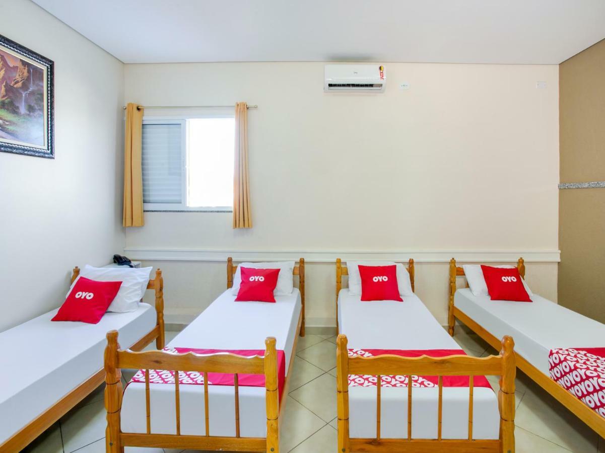 Oyo Hotel Dayse Santana de Parnaíba エクステリア 写真
