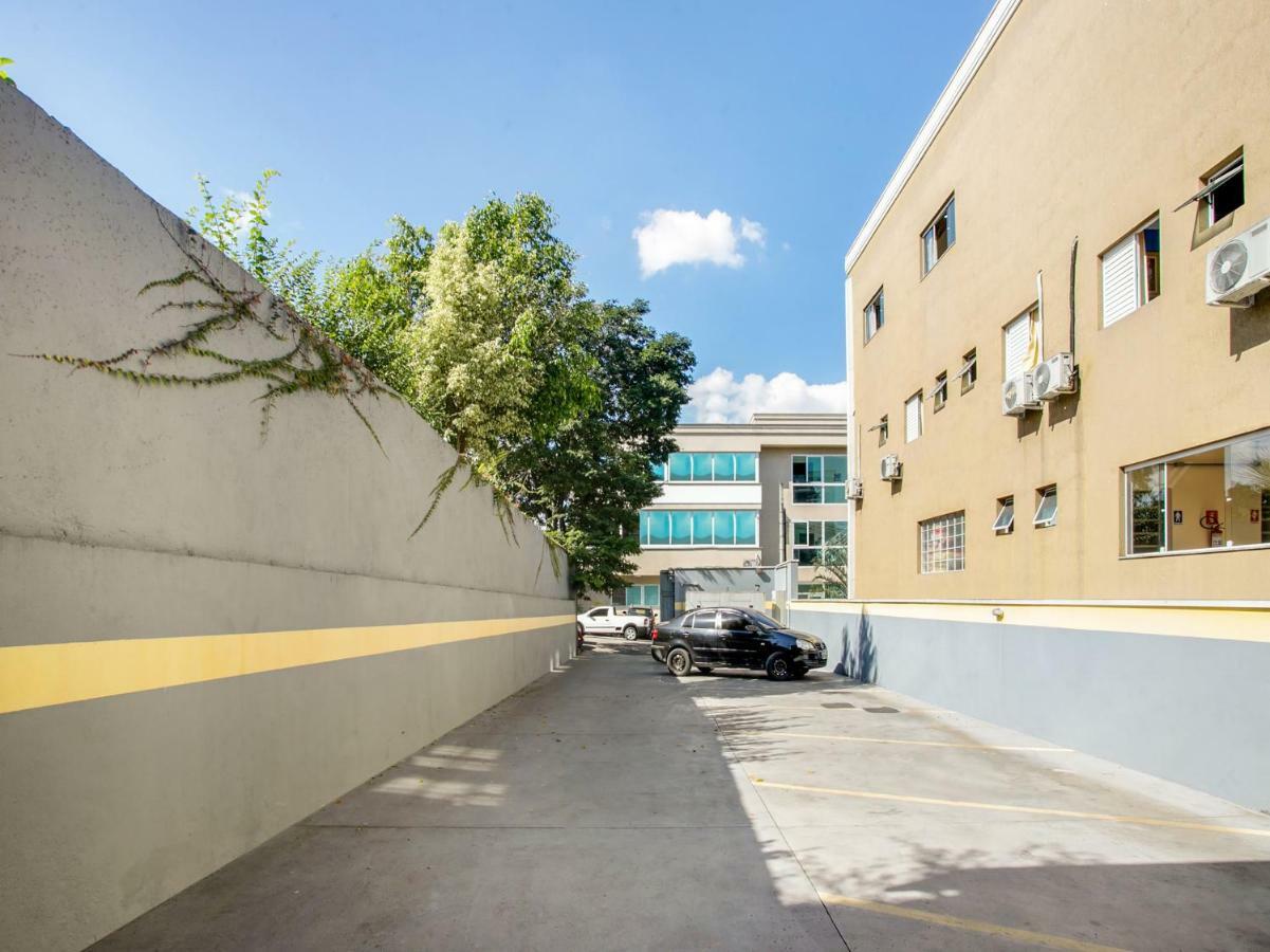 Oyo Hotel Dayse Santana de Parnaíba エクステリア 写真