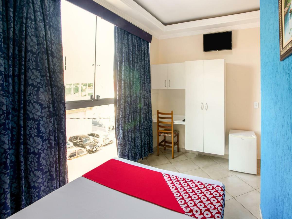 Oyo Hotel Dayse Santana de Parnaíba エクステリア 写真