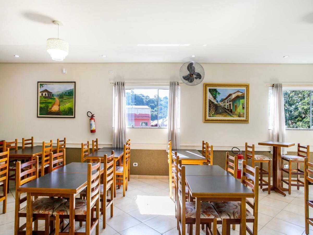 Oyo Hotel Dayse Santana de Parnaíba エクステリア 写真